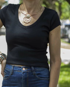 Remera Básica DELTA Negra