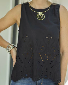 Blusa Musculosa DALLAS Negra - Yo Kiero