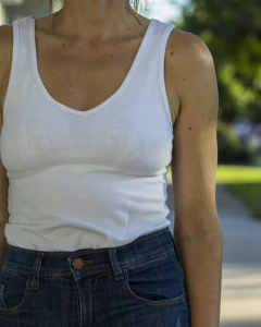 Remera Musculosa MARGA Blanca - Yo Kiero