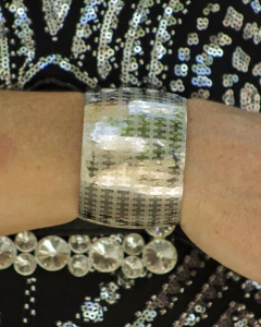 Brazalete CODIGO 61 Plateado Texturado