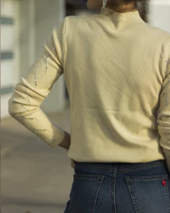 Sweater NESSY Beige en internet