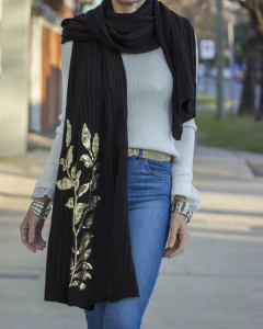 Ruana TIBET Negra en internet