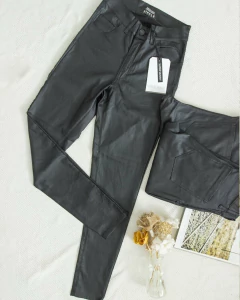 Jeans Riffle Chupin Engomado Negro R4918 [24=XS] - tienda online
