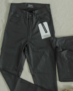 Jeans Riffle Chupin Engomado Negro R4918 [24=XS] - comprar online