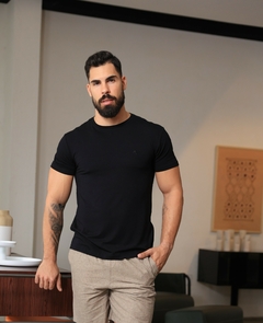 Camiseta Básica Preto 0011