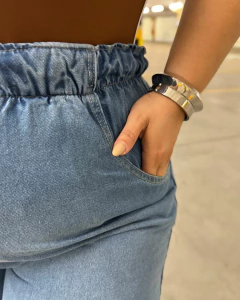 CALÇA JEANS PLUS SIZE WIDE LEG LARISSA - Amanditta Plus | Moda Feminina Plus Size