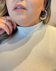 BLUSA CACHARREL PLUS SIZE GOLA ALTA LAYS - comprar online