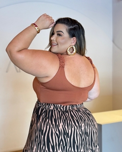 BODY PLUS SIZE ALÇA FRANZIDA MEL