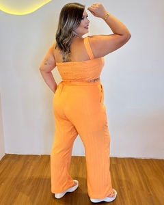 CONJUNTO PLUS SIZE CALÇA E CROPPED JULIANA LARANJA na internet