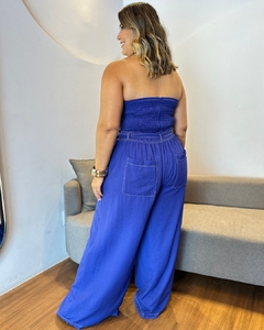 CONJUNTO PLUS SIZE CALÇA PANTALONA E TOP DETALHE COSTURA CONTRASTE MIA na internet