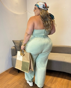 CONJUNTO PLUS SIZE CALÇA PANTALONA E TOP DETALHE COSTURA CONTRASTE MIA - loja online