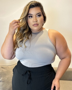 Imagem do CROPPED PLUS SIZE POLIAMIDA CLARA