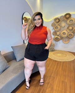 BLUSA PLUS SIZE GOLA DE ELASTEX LORENA TERRACOTA - Amanditta Plus | Moda Feminina Plus Size