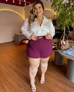 SHORT PLUS SIZE COM CINTO LETICIA AÇAÍ - Amanditta Plus | Moda Feminina Plus Size