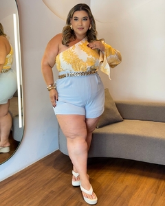 SHORT PLUS SIZE ALFAIATARIA COM CINTO LETICIA AZUL BEBÊ - comprar online