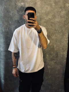 Remera Harvey White - comprar online