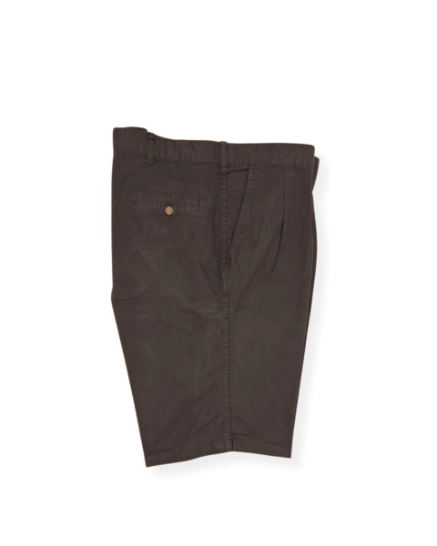 BERMUDA GABARDINA LISA CON DOS PINZAS