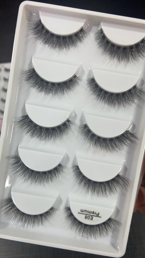 CARTELA DE CILIOS E08 PREMIUM - 5 PARES