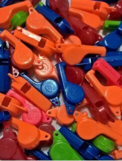 Silbatos Plásticos Económicos