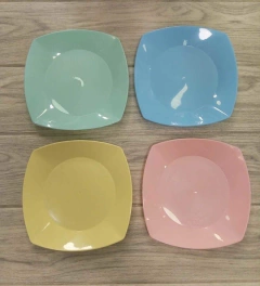 Platos Cuadrados Chicos Pastel