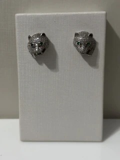 Brinco Pantera Cravejada Zircônia Cristal e Olho Zircônia Esmeralda