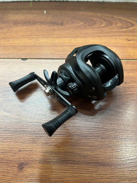 Reel Huevito Baitcasting 4 Rulemanes (MANIJA IZQUIERDA)