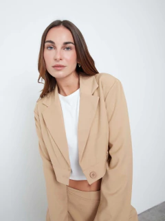 Blazer crop CLICK - Positiva Tienda - Ropa de Moda para mujeres - Av. Meeks 55 - Galeria Oliver - Local 32/ España 123. Lomas de Zamora. Cp 1832