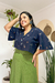 Blusa Cropped Com Mangas e Botões Estampa Rastapé
