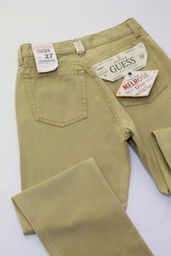 Pantalón GUESS mostaza (NUEVO) - tienda online