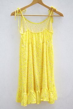 Vestido floreado amarillo (NUEVO) - Corchito en el espacio