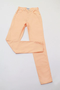 Pantalón Wrangler Naranja (NUEVO) - comprar online