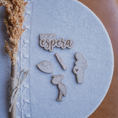 Aplique madeirinha - Bebê - Doce espera