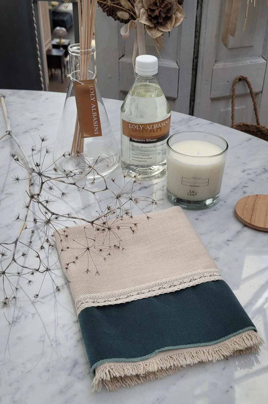 T2 Towell, toalla de toilette con aplicación de terciopelo verde