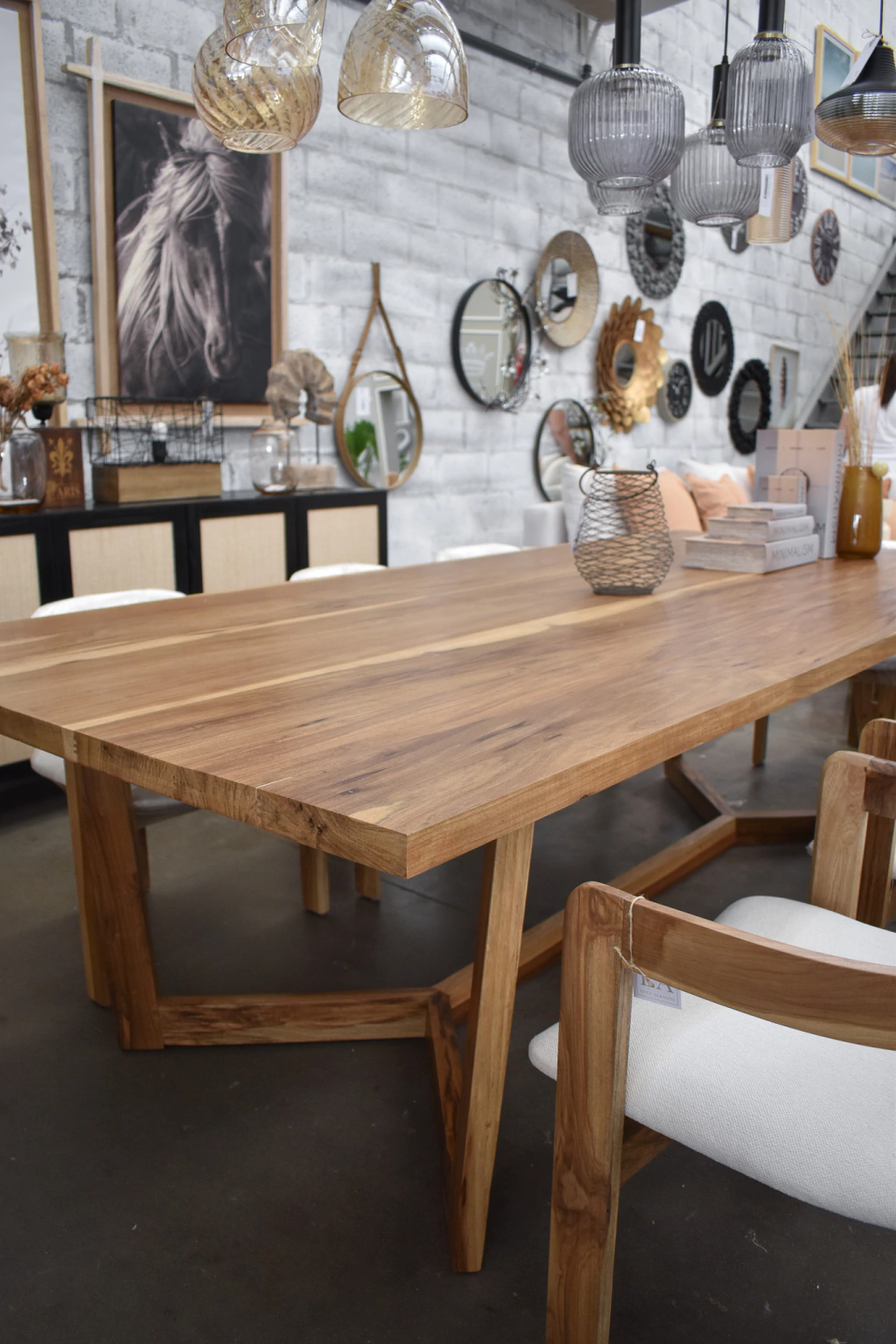 P8 Mesa Comedor INDONESIA