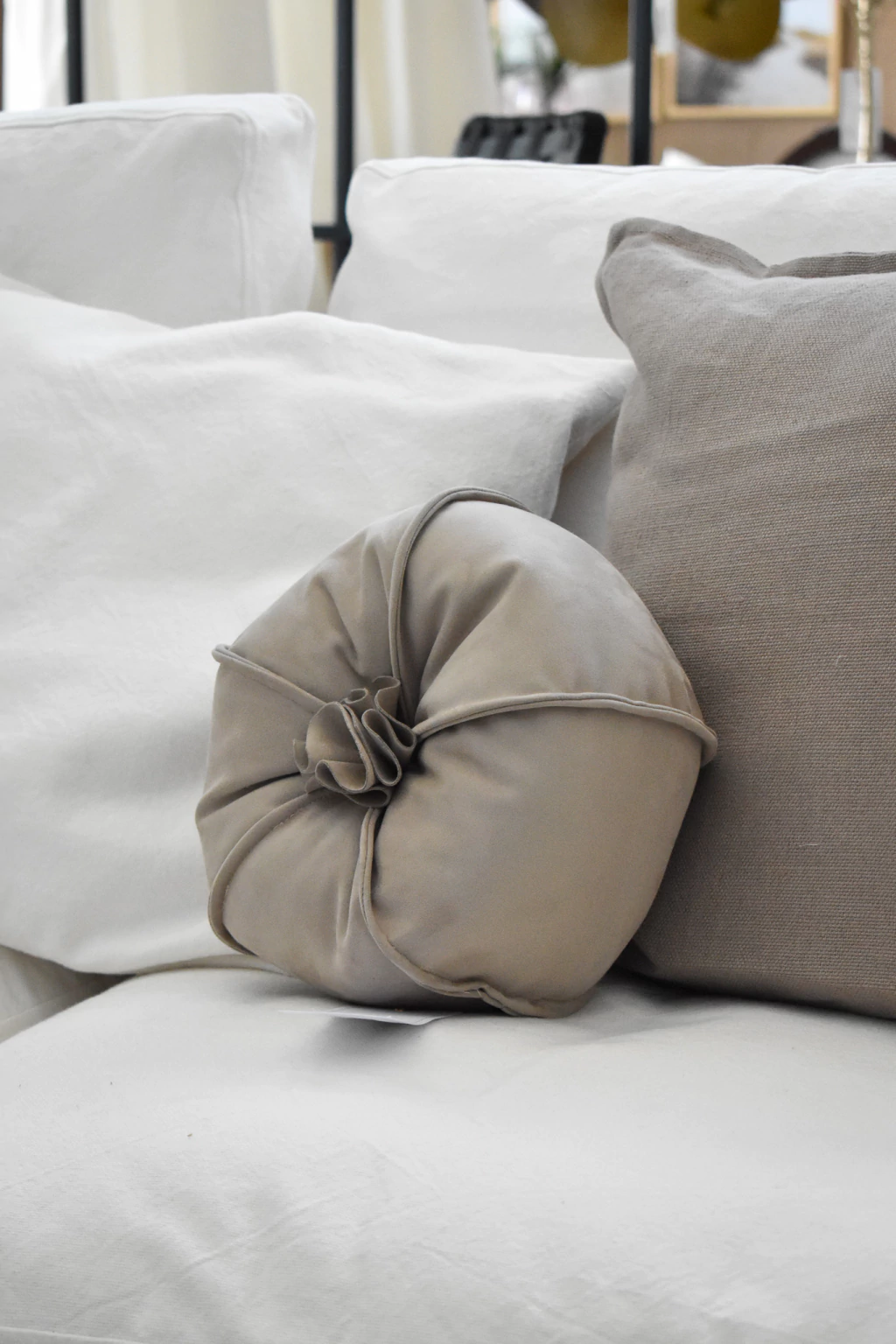 T2 Almohadón CALABAZA terciopelo visón 30x25