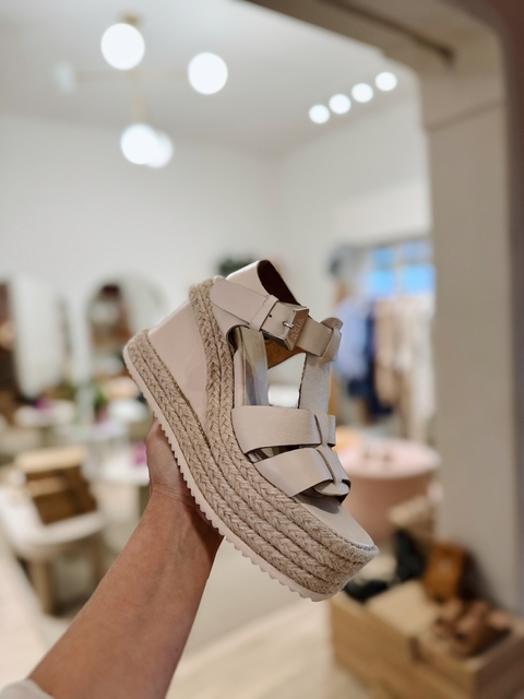 Last! Sandal Aime 36 & 38 by Viru