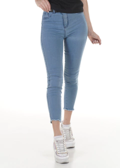 Jean chupin elastizado celeste en internet