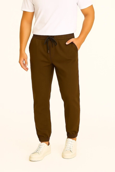 Jogger gabardina de hombre marron - comprar online