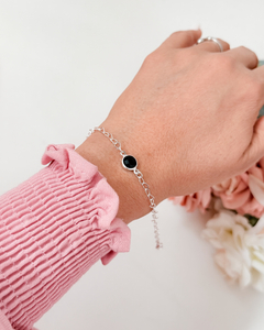 Pulseira elos coração/pedra preta- PL025 na internet
