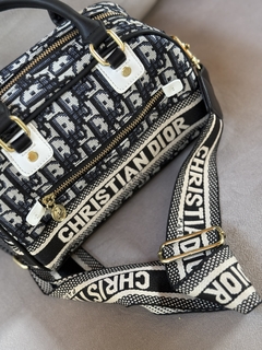 Imagen de BAÚL BORDADO DIOR BLACK