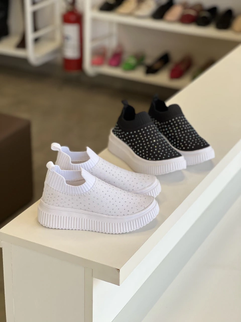 Tênis meia brilho preto e branco Lolla