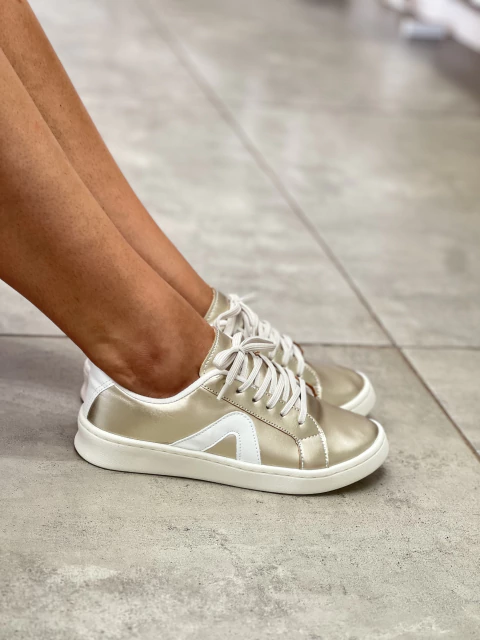 Tênis Hana ouro Lolla - comprar online