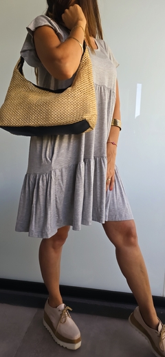 Imagen de Cartera símil yute con eco cuero y broche para cerrar