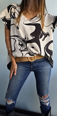 Maxi blusa de fibrana cuello v con volado en hombros evase