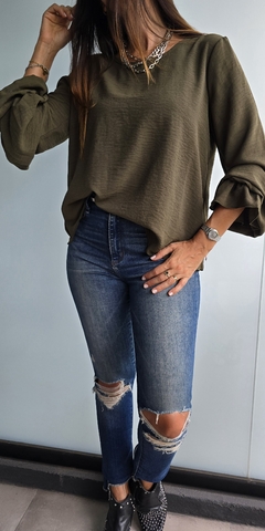 Blusa de cey m/l con frunce en puños en internet