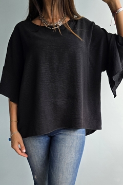 Blusa amplia de cey mangas volado 3/4 con gota atras