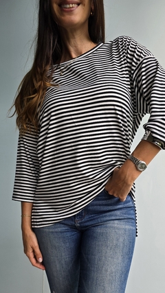 Remera de modal cuello redondo manga 3/4 rayada x talles - comprar online