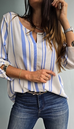 Blusa de lino con tablita rayada x talles - comprar online
