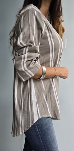 Blusa de lino con tablita rayada x talles
