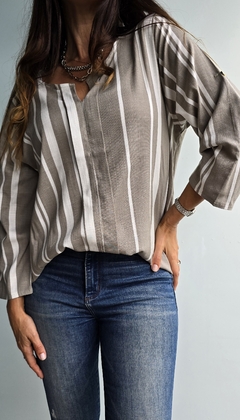 Imagen de Blusa de lino con tablita rayada x talles